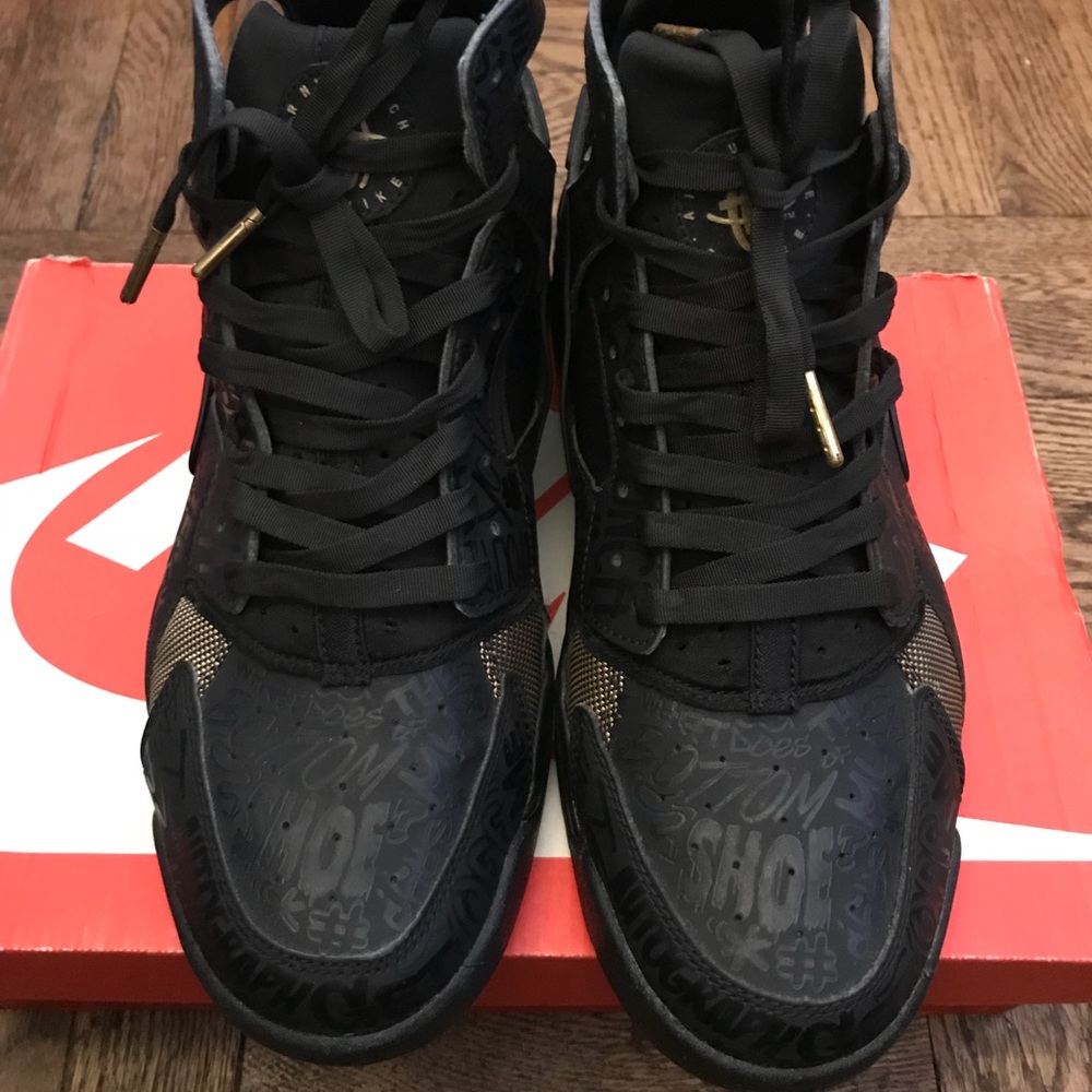 Men’s Air Huarache size 9